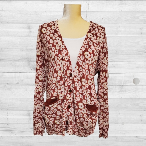 Marc By Marc Jacobs Sweaters - Marc by Marc Jacobs - Red Floral Cardigan - Size L